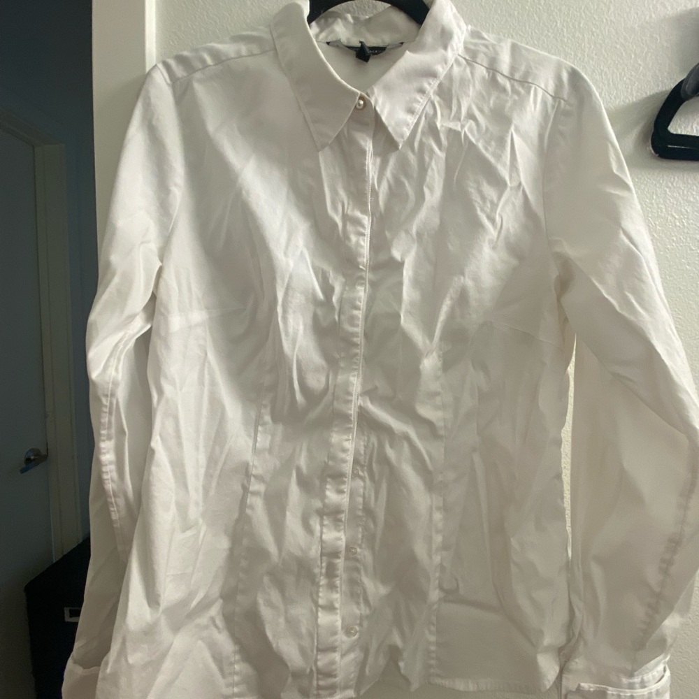 WHBM White top w/ pearl buttons